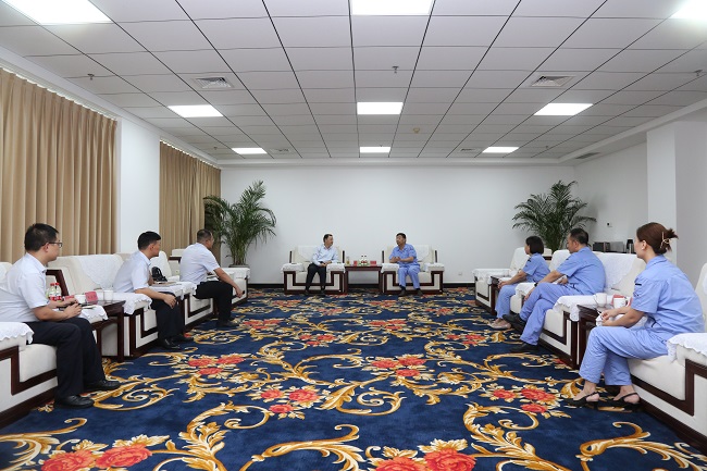 中國銀行洛陽分行黨委書記、行長楊東陽一行到萬基控股集團(tuán)調(diào)研