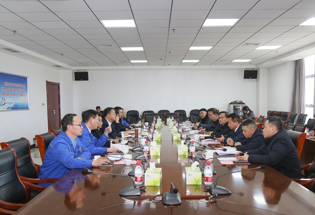 黔西南州委書記陳昌旭一行到萬基控股集團調研